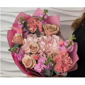 Designer bouquet with hydrangea